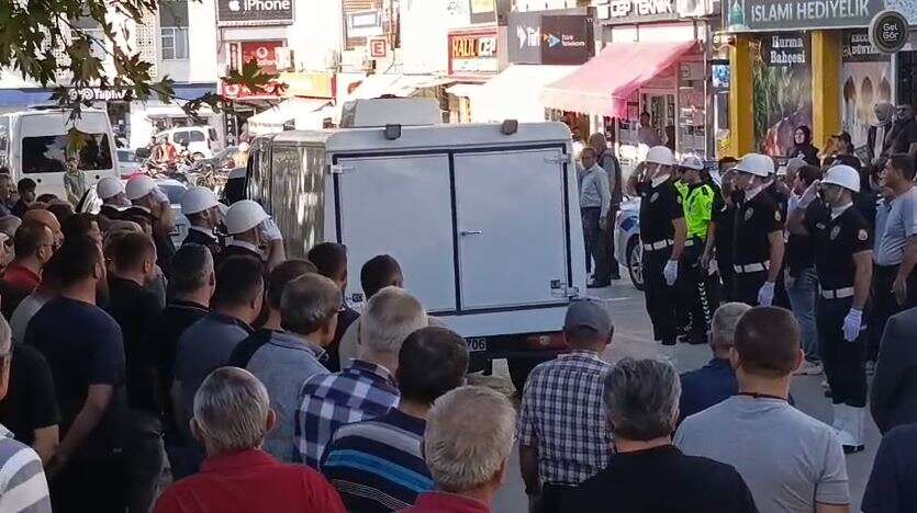 Konya’da hayatını kaybeden polis memuru son yolculuğa uğurlandı 4